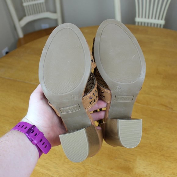 ✨ Closet Refresh - Simply Styled “Shelby” Open Toe Booties - Picture 7 of 8